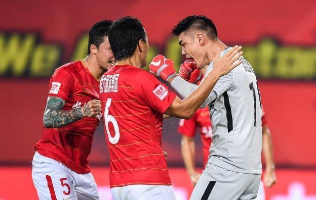  摩纳哥小将绝杀登顶积分榜首  